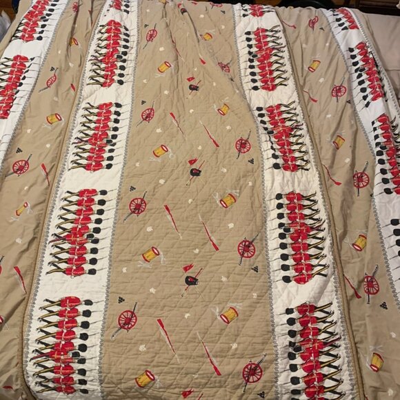 VTG Twin Queens Guard British Guns Drums Bedspread Cotton Coverlet Fabric FLAWS - Picture 2 of 9